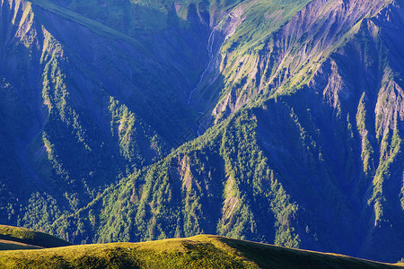 高高加索山脉svanetigeorgia贝曾吉墙高清图片