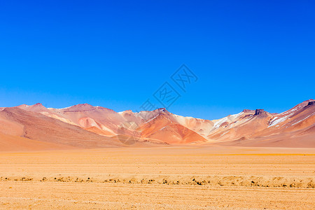 萨尔瓦多·达利萨尔瓦多达利沙漠,也被称为达利山谷,利维亚西南部个极其贫瘠的山谷背景