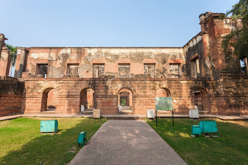 英国居住综合体印度卢克诺市个共同辖区内的几座建筑成的图片