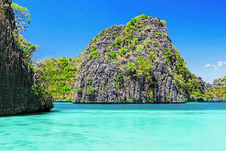 菲律宾群岛上非常美丽的泻湖高清图片