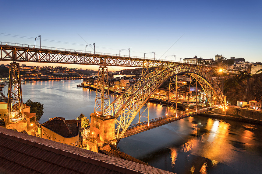 多姆路伊桥座金属拱桥,横跨波尔图市葡萄牙维拉诺瓦德加亚市的杜洛河图片