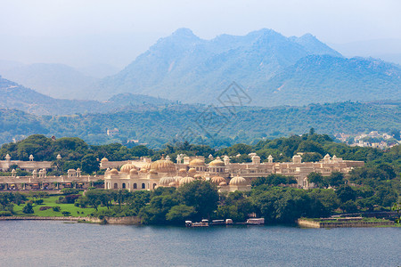 乌代维拉斯宫殿附近的皮科拉湖,乌代普尔,印度图片