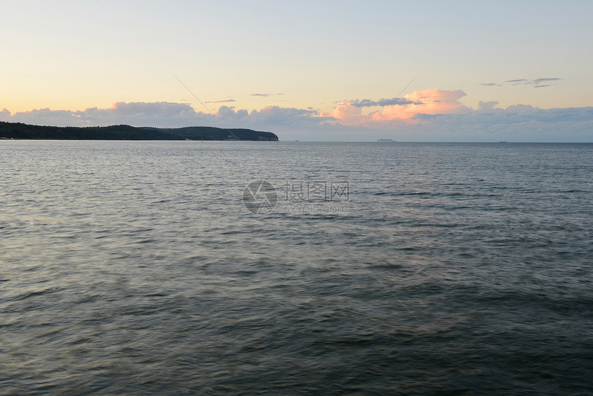 美丽的日落海边图片