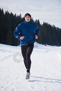 阿甘奔跑健康的马拉松赛跑高清图片