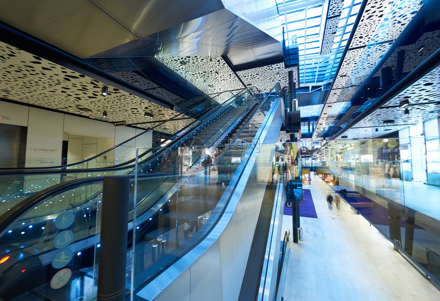 购物中心自动扶梯变焦模糊运动图片