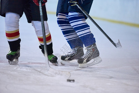 抽冰尜的男孩冰球运动运动员比赛背景