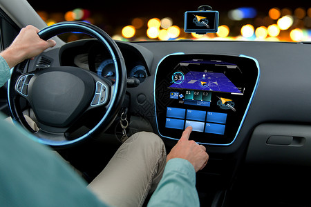 运输,目的地,现代技术人的人驾驶汽车与导航系统计算机上图片