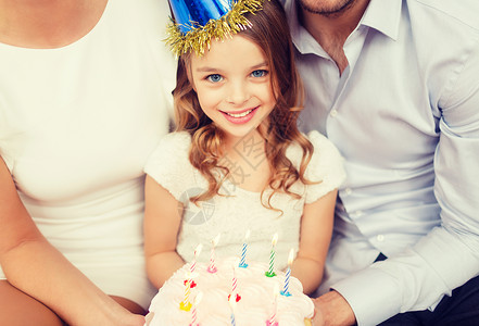 庆祝,家庭,节日生日家庭与蛋糕蜡烛图片
