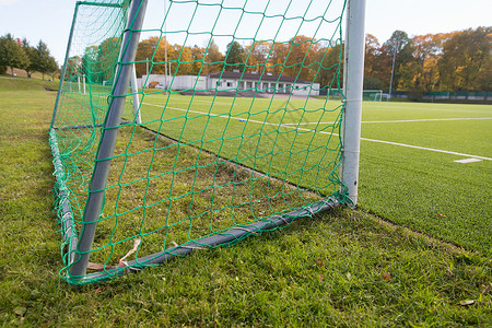 运动设备的足球目标实地球场上足球球门图片