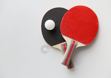 球拍物体运动,健身,健康的生活方式物体的乒乓球乒乓球拍与球背景