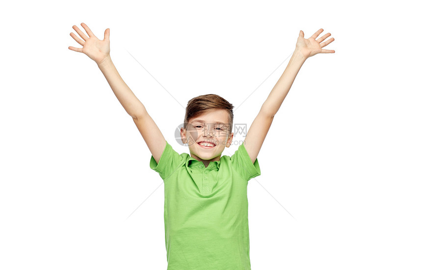 童,时尚,力量,快乐人的快乐的微笑男孩绿色马球T恤举手图片