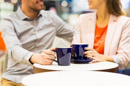休闲,沟通,关系人的亲密的幸福夫妇商场喝咖啡图片