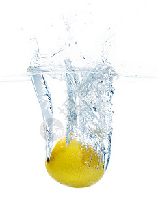 水果,食物健康的饮食新鲜柠檬下降蘸水溅白色背景图片