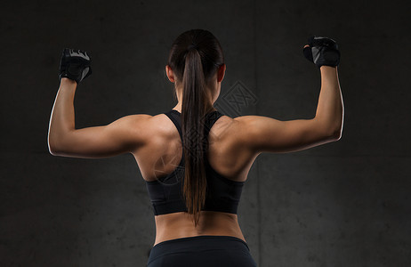 运动,健身,健美,举重人的轻妇女健身房锻炼肌肉图片
