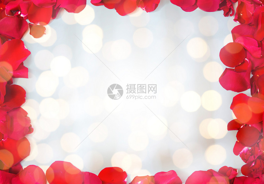 爱情,浪漫,情人节假期的红色玫瑰花瓣空白框灯光背景图片