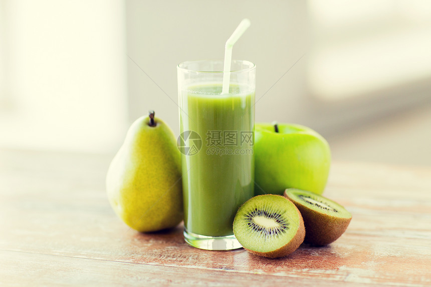 健康饮食,机食品饮食新鲜的绿色果汁璃水果桌子上图片