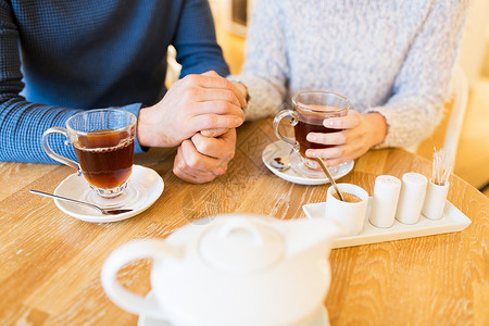人,饮料约会的亲密的夫妇咖啡馆喝茶图片