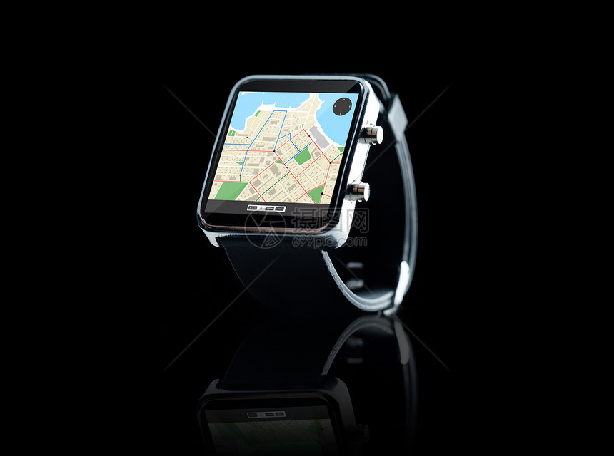 现代技术,象,应用导航黑色智能手表与GPS路线图屏幕上的黑色背景图片