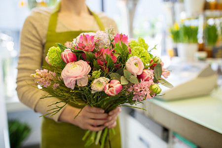 人,商业,销售花卉花店妇女抱图片