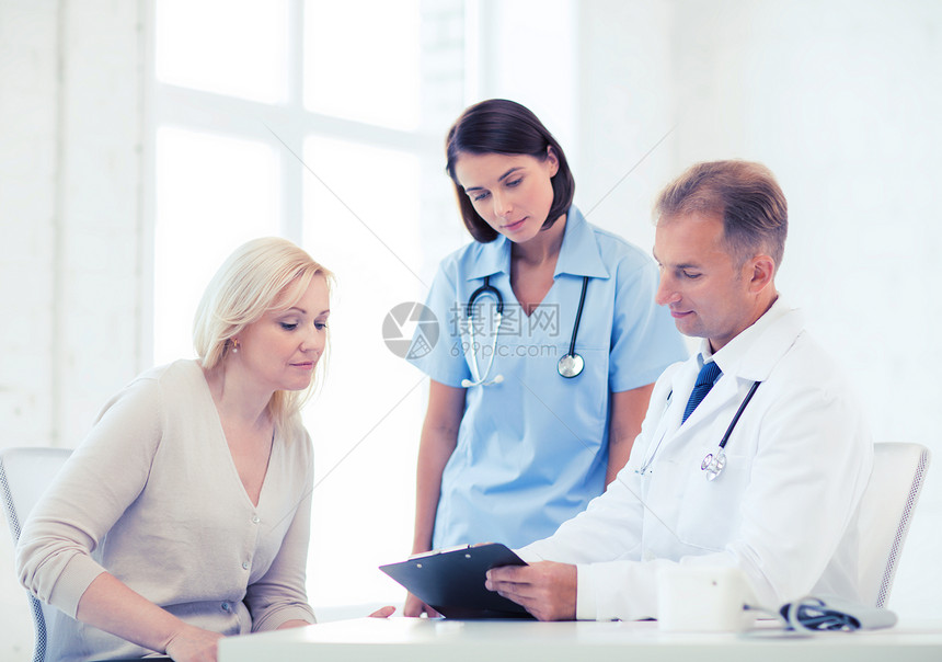 医疗保健医疗医生护士与病人医院病人住院的医生图片