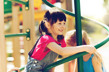 夏天,童,休闲,友谊人的群快乐的小女孩儿童游乐场攀爬架图片