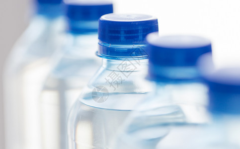 液体瓶回收,健康饮食,工业,包装食品储存塑料瓶与纯饮用水背景