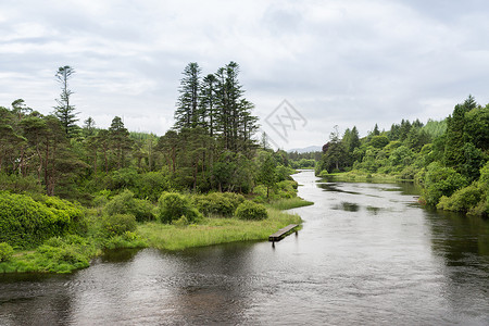 自然景观爱尔兰河谷河流景观查看爱尔兰山谷的河流图片
