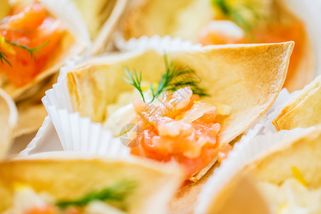 食物,餐饮健康的饮食玉米与鲑鱼鱼馅图片
