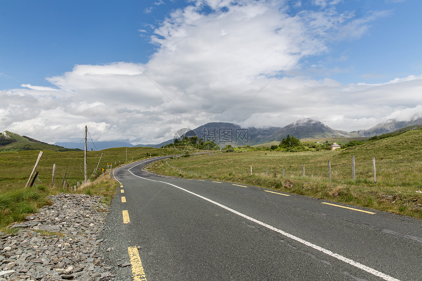旅行乡村爱尔兰康奈马拉的沥青路爱尔兰康奈马拉的沥青路图片