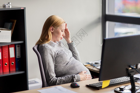 女坐怀孕,商业,压力,手势工作怀孕的女商人办公室工作时感恶心背景