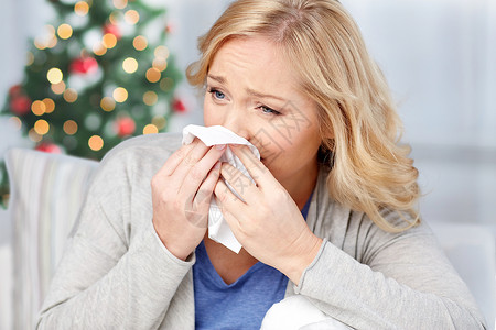 医疗保健,流感,诞节,人们的生病的女人鼻子纸巾图片