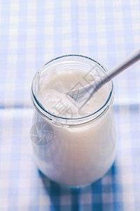 璃罐里的新鲜自制酸奶新鲜酸奶高清图片