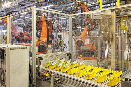 汽车工厂的机器人手臂图片