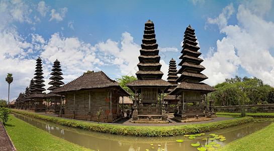 全景皇家寺庙塔曼阿云,孟维,巴厘岛,印度尼西亚图片