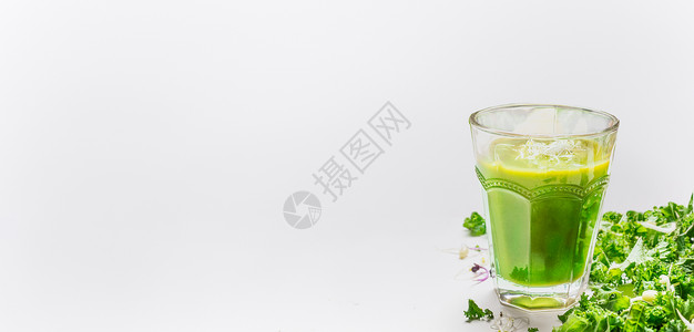绿色冰沙璃甘蓝光背景,侧视,文字的地方,横幅健康生活方式排饮食图片