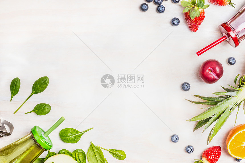 冰沙新鲜的成分白色的木制背景,顶部视图健康排饮食图片