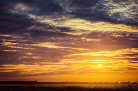 日落天空太阳云,自然背景图片