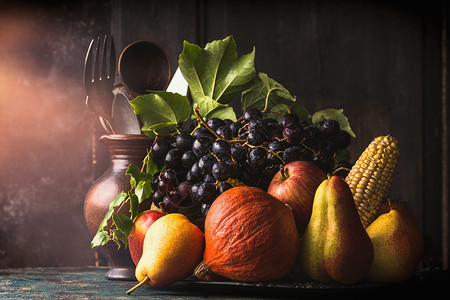 秋天水果蔬菜的静物图片