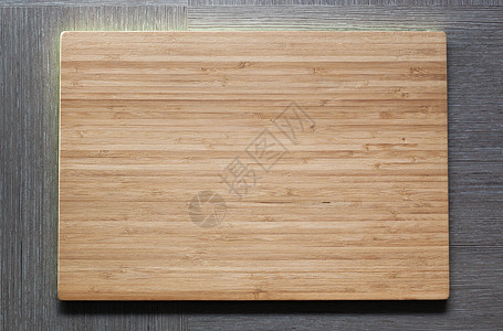 新的木制盘子,空的文本图片