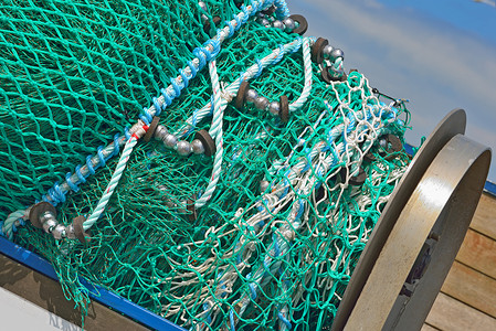 港口里的堆渔网高清图片