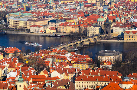 俯瞰查尔斯桥布拉格老城的全景,捷克共国高清图片