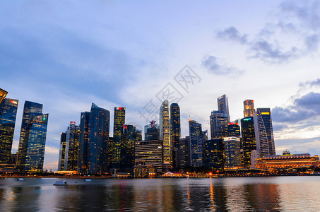 新加坡市中心码头湾的日落景色图片