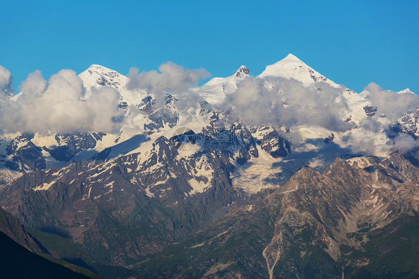 高加索山脉日落图片