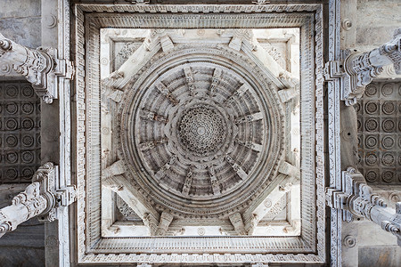 拉纳克布尔印度拉贾斯坦邦拉纳克普尔神庙的内部背景