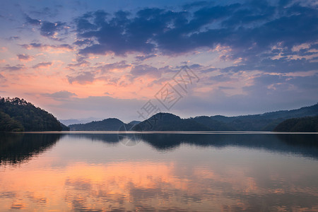 日落贝格纳斯湖,波哈拉地区,尼泊尔高清图片
