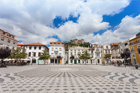 葡萄牙莱里亚区莱里亚中心广场背景图片