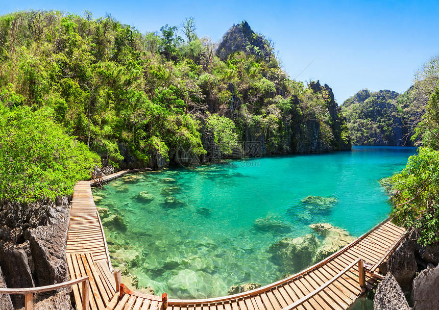 菲律宾群岛上非常美丽的湖图片