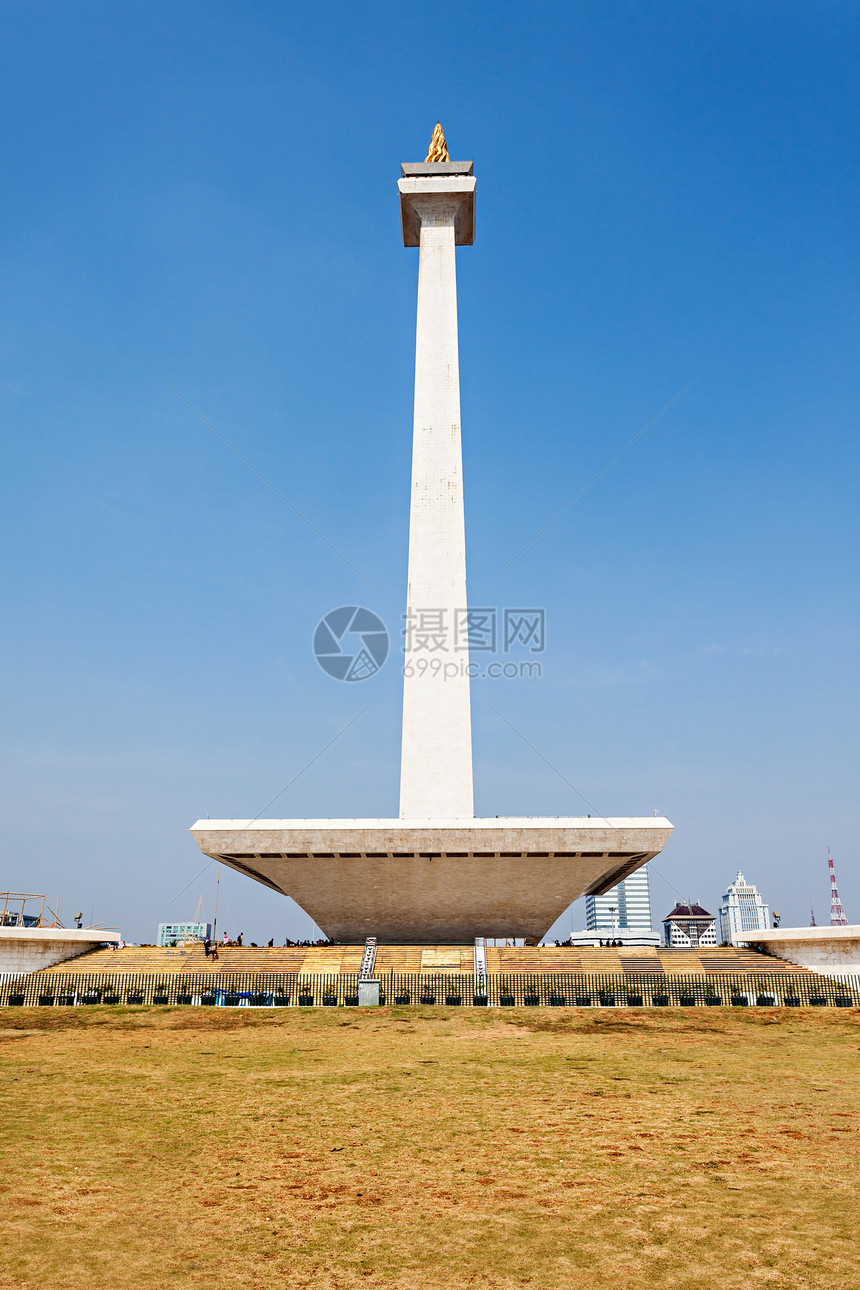 纪念碑雅加达梅德卡广场中心的座塔,象征着为印度尼西亚而战图片