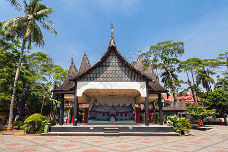 苏拉威西塔曼迷你印度尼西亚Indah个基于文化的娱乐活动区,位于雅加达东部背景
