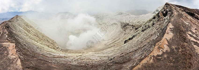 印度尼西亚爪哇岛溴火山火山口内图片